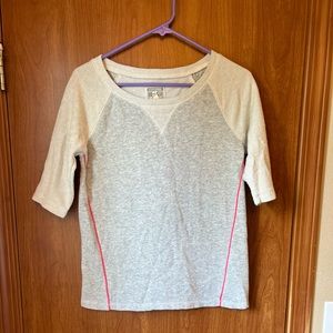 Converse One Star Women’s Gray Sweater Size Small.